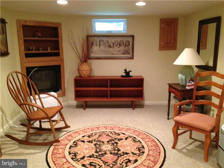 154 Canterbury Road Mount Laurel, NJ 08054 - Photo 12 of 22 Gallery Image 12
