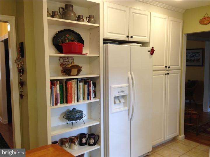 154 Canterbury Road Mount Laurel, NJ 08054 - Photo 5 of 22 Gallery Image 5