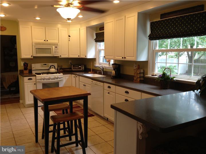 154 Canterbury Road Mount Laurel, NJ 08054 - Photo 6 of 22 Gallery Image 6