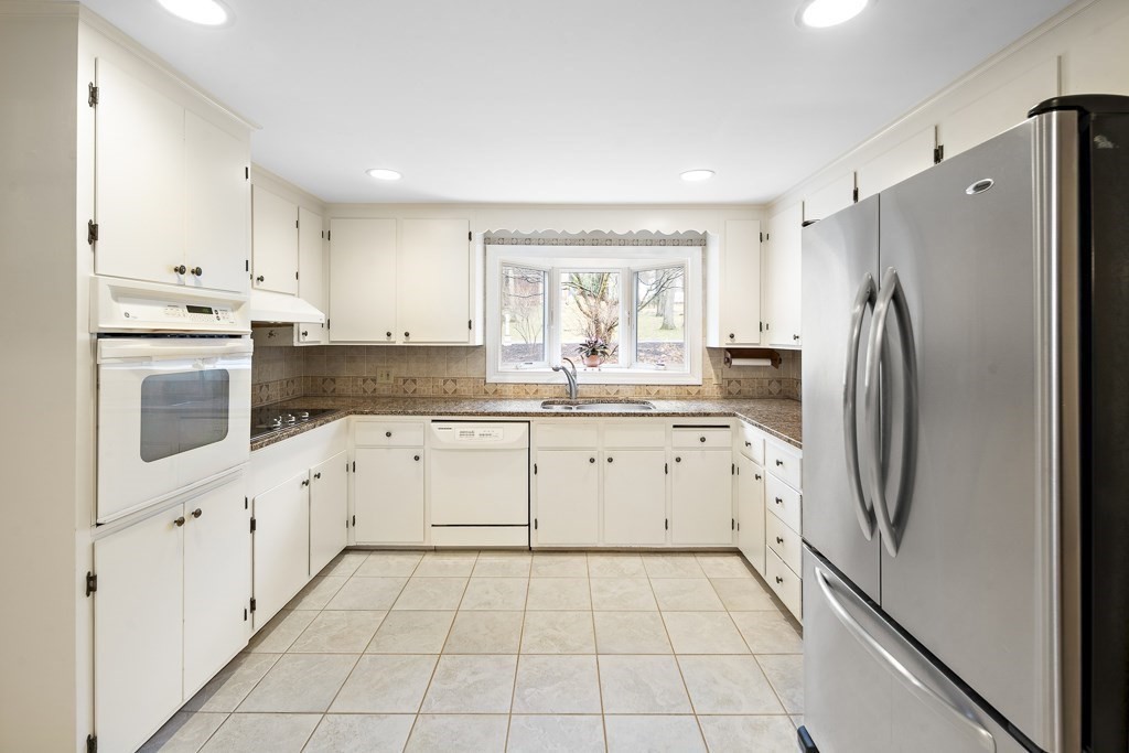 8 Olde Lyme Road Winchester, MA 01890 - Photo 7 of 33 Gallery Image 7