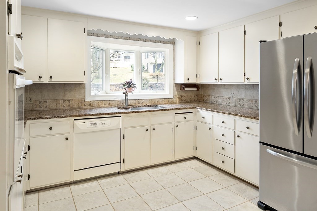 8 Olde Lyme Road Winchester, MA 01890 - Photo 8 of 33 Gallery Image 8