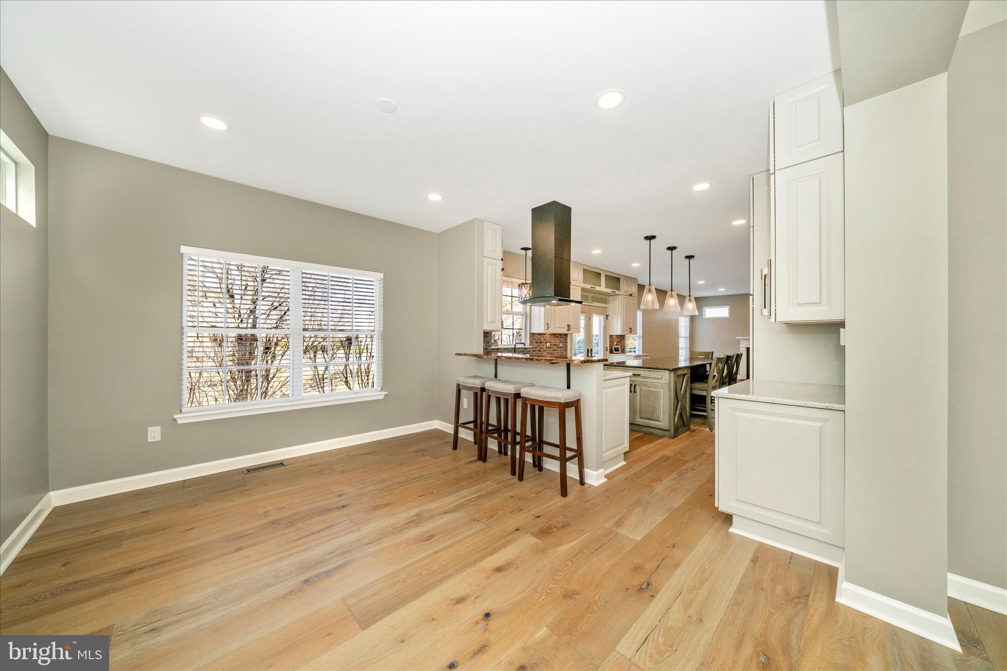 601 Huntover Lane Frederick, MD 21703 - Photo 18 of 73 Spacious dining area with serving bar.