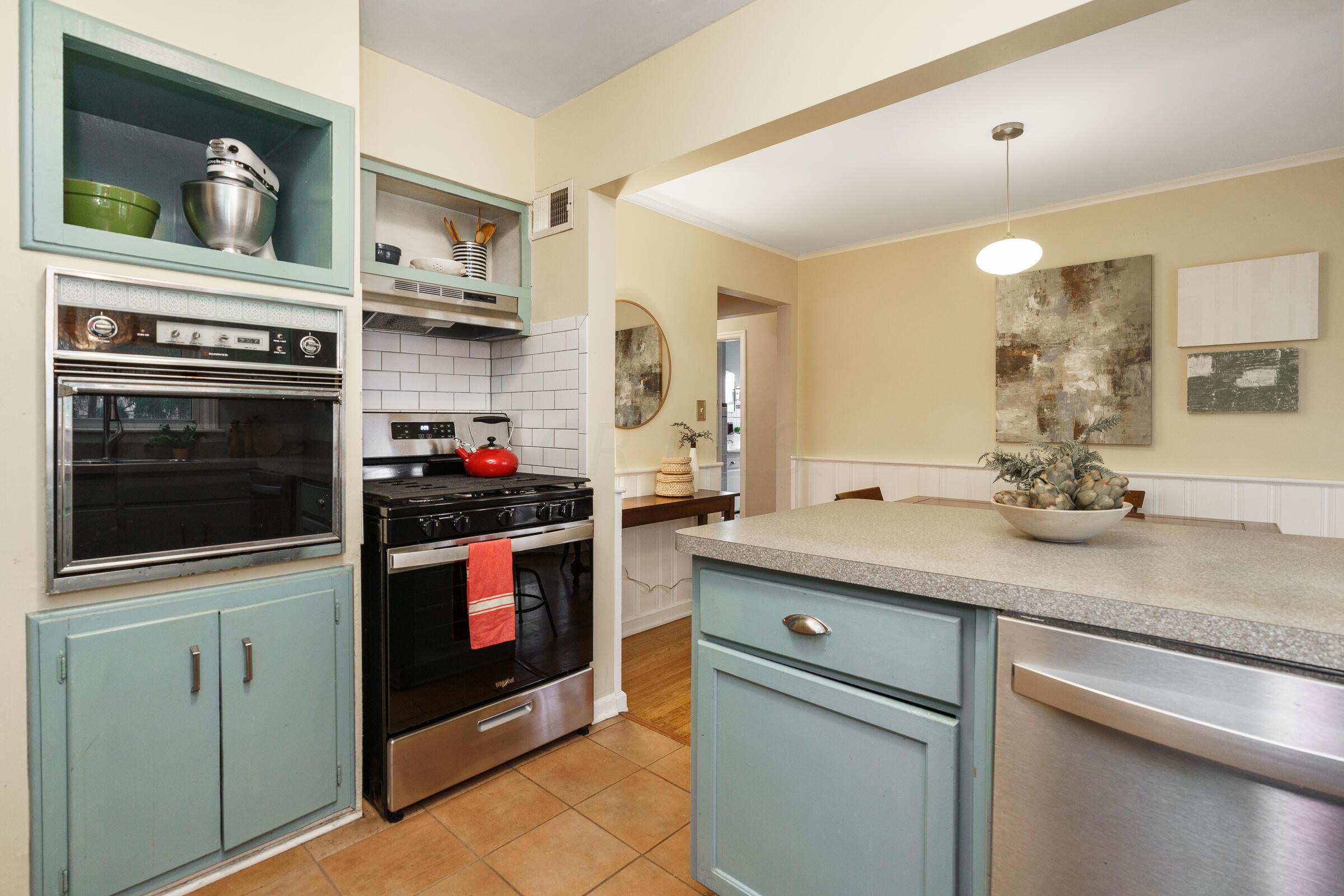 2758 Wellesley Road Columbus, OH 43209 - Photo 13 of 36 Kitchen