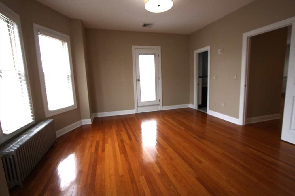 53 East Central Street, Unit 3 Worcester, MA 01605 - Photo 12 of 16