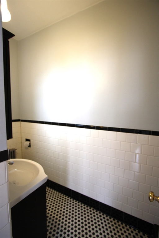 53 East Central Street, Unit 3 Worcester, MA 01605 - Photo 15 of 16