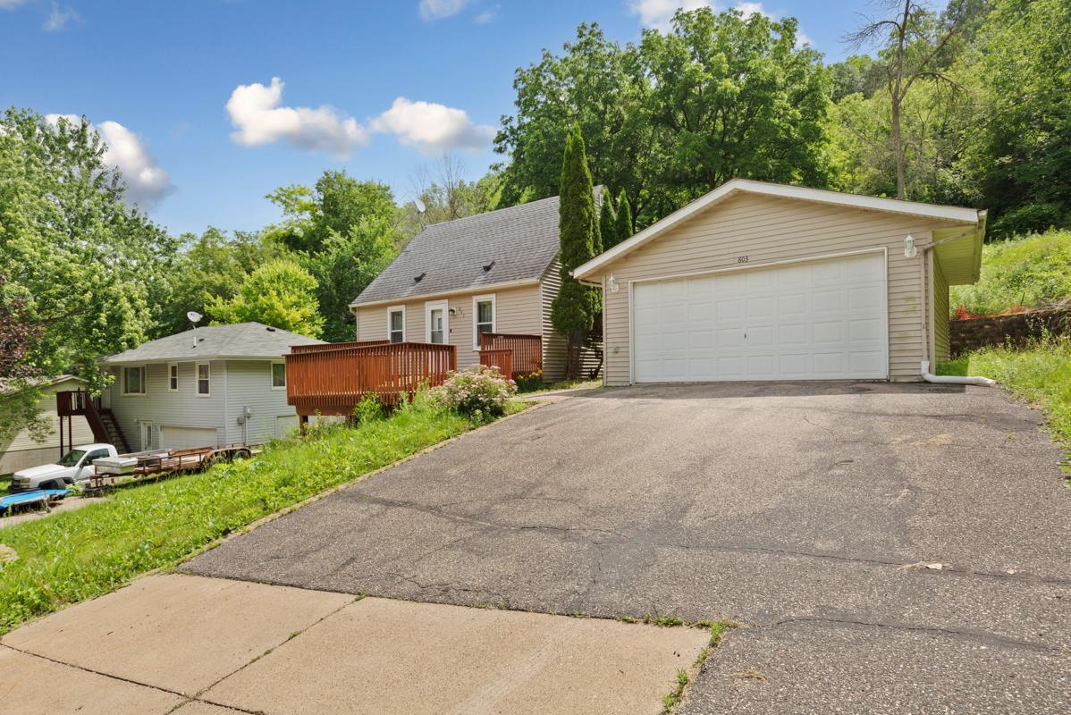 803 Wilkinson Street Red Wing, MN 55066 - Photo 4 of 28