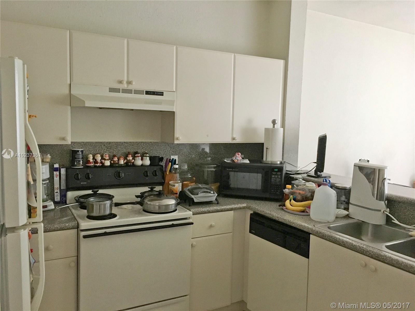 17820 Northwest 73rd Avenue, Unit 1091 Hialeah, FL 33015 - Photo 3 of 11