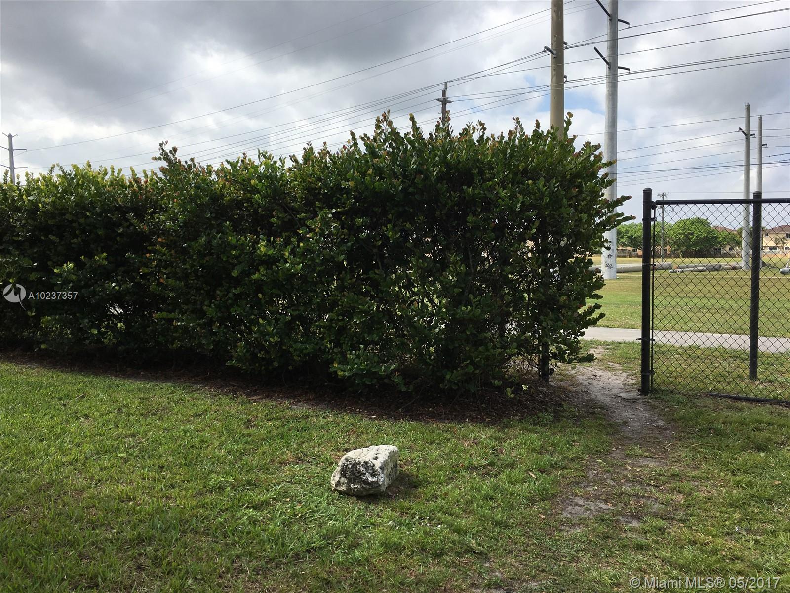 17820 Northwest 73rd Avenue, Unit 1091 Hialeah, FL 33015 - Photo 9 of 11