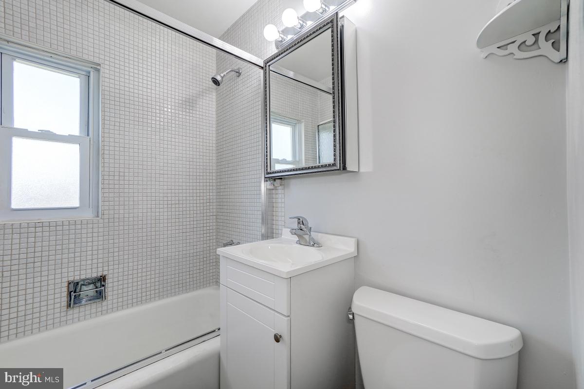 11818 Dewey Road Silver Spring, MD 20906 - Photo 20 of 46 Main Level Full Bath