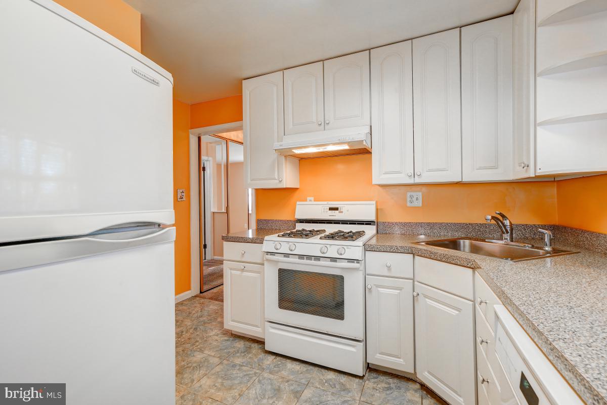 11818 Dewey Road Silver Spring, MD 20906 - Photo 24 of 46 Kitchen
