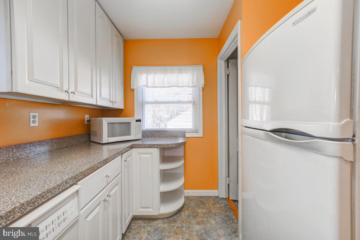 11818 Dewey Road Silver Spring, MD 20906 - Photo 25 of 46 Kitchen