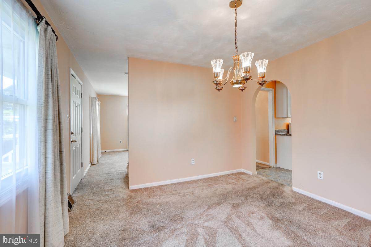 11818 Dewey Road Silver Spring, MD 20906 - Photo 27 of 46 Dining Room