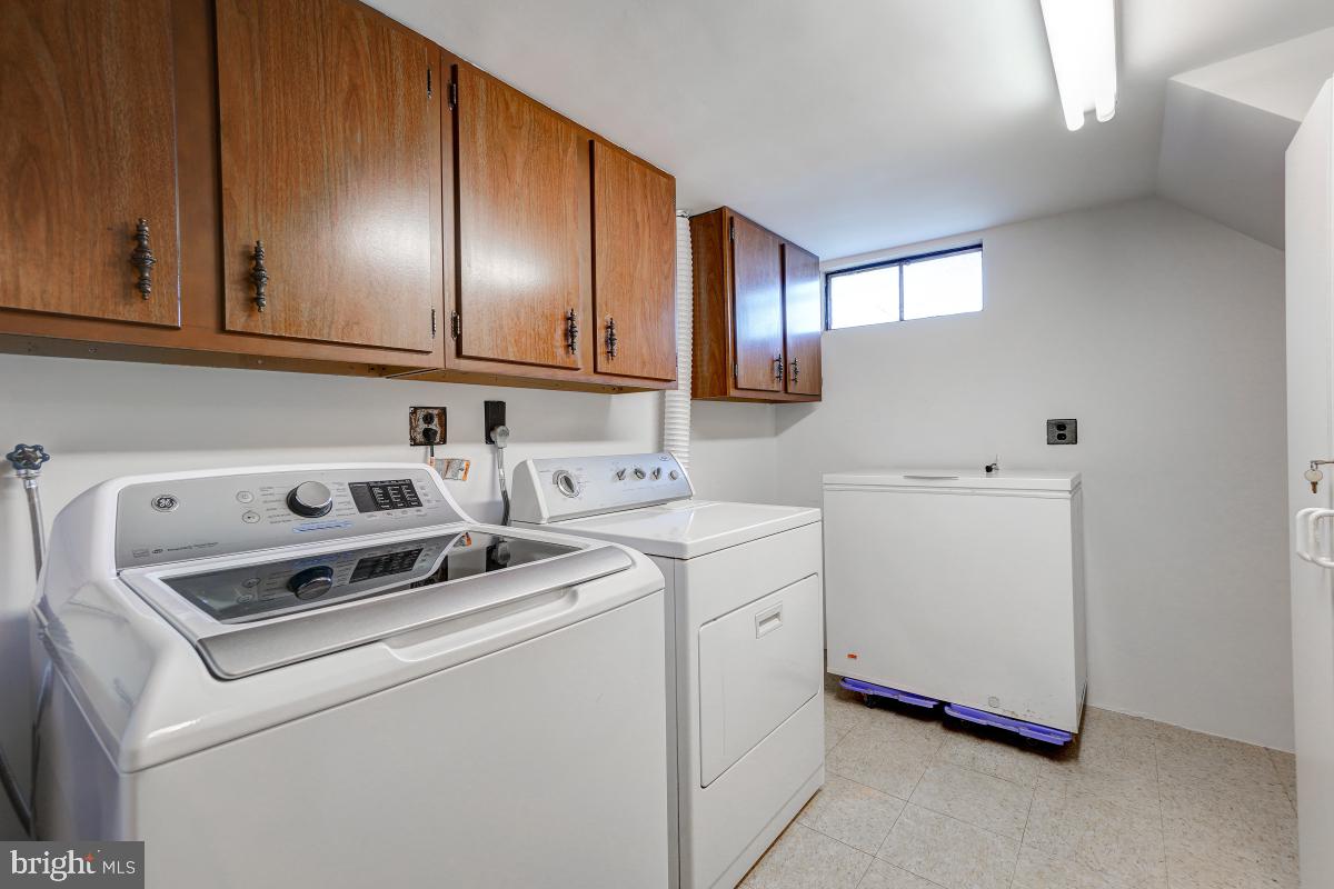 11818 Dewey Road Silver Spring, MD 20906 - Photo 41 of 46 Laundry Room