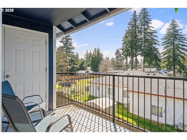 $205,000 | 697 Northeast 162nd Avenue, Unit 308, Portland, OR 97230