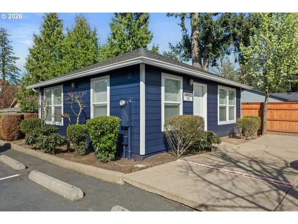 $205,000 | 697 Northeast 162nd Avenue, Unit 308, Portland, OR 97230