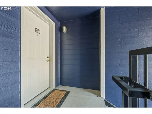 $205,000 | 697 Northeast 162nd Avenue, Unit 308, Portland, OR 97230