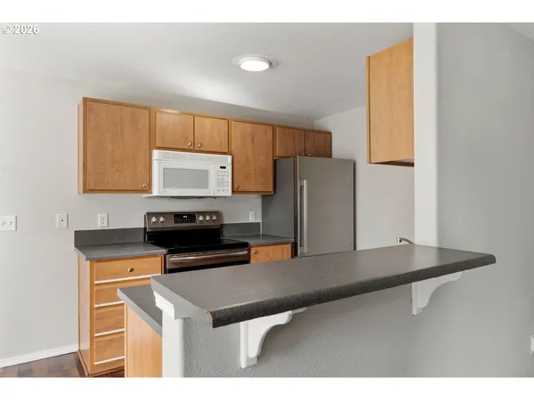 $205,000 | 697 Northeast 162nd Avenue, Unit 308, Portland, OR 97230