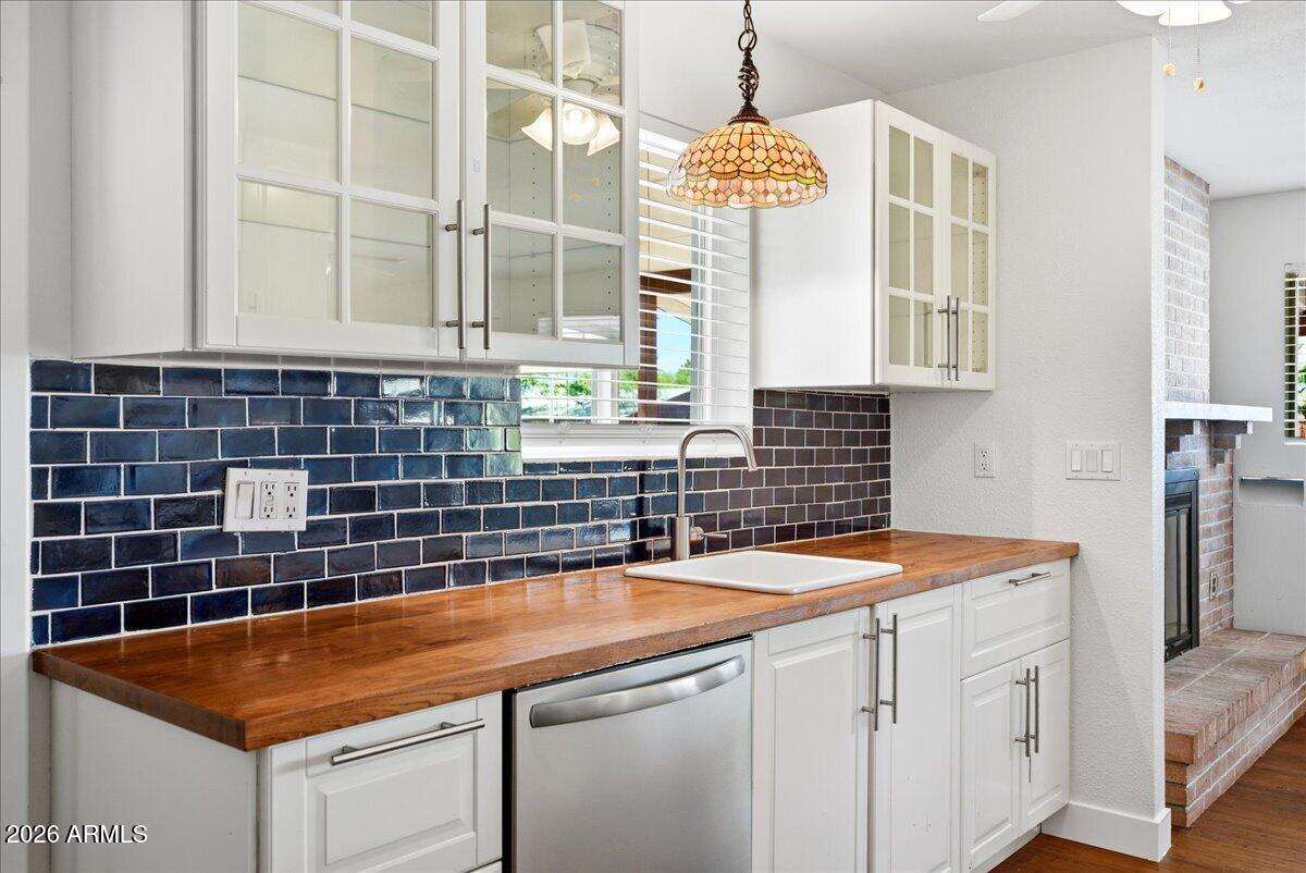 1019 West 10th Street Tempe, AZ 85281 - Photo 7 of 35 Kitchen