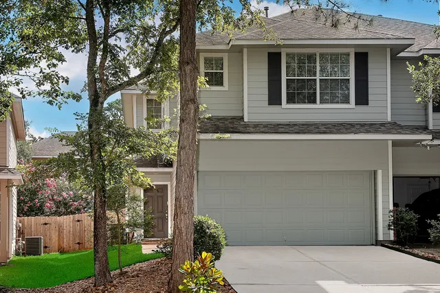 $325,000 | 11 Scenic Brook Court, The Woodlands, TX 77382