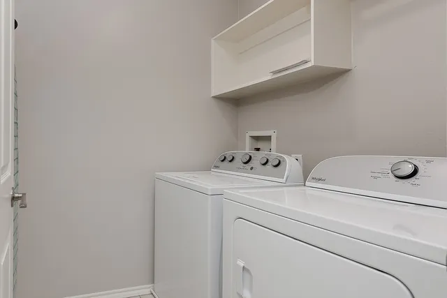 $325,000 | 11 Scenic Brook Court, The Woodlands, TX 77382