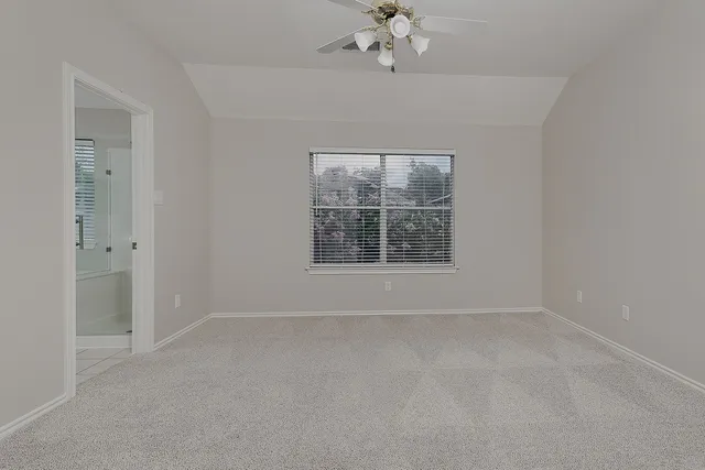 $325,000 | 11 Scenic Brook Court, The Woodlands, TX 77382