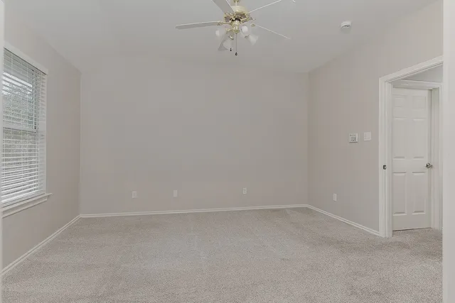 $325,000 | 11 Scenic Brook Court, The Woodlands, TX 77382