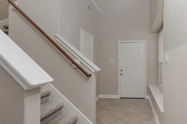 $325,000 | 11 Scenic Brook Court, The Woodlands, TX 77382