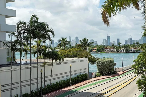 $4,300 | 1 Century Lane, Unit 303, Miami Beach, FL 33139
