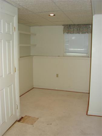 20 Hilltop Road Dracut, MA 01826 - Photo 17 of 22 Gallery Image 17