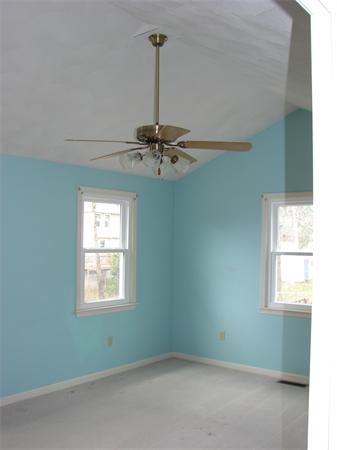 20 Hilltop Road Dracut, MA 01826 - Photo 8 of 22 Gallery Image 8