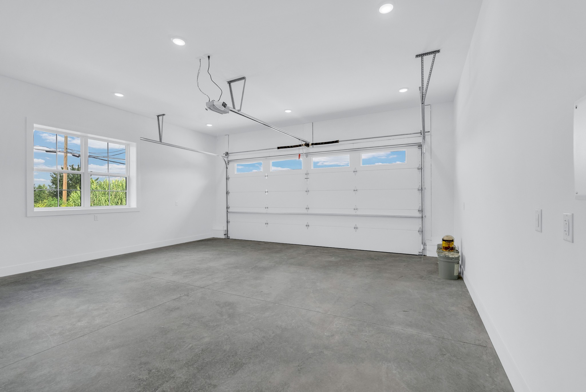 270 Locust Grove Road Cookeville, TN 38501 - Photo 33 of 34 an empty room with ceiling fan and windows