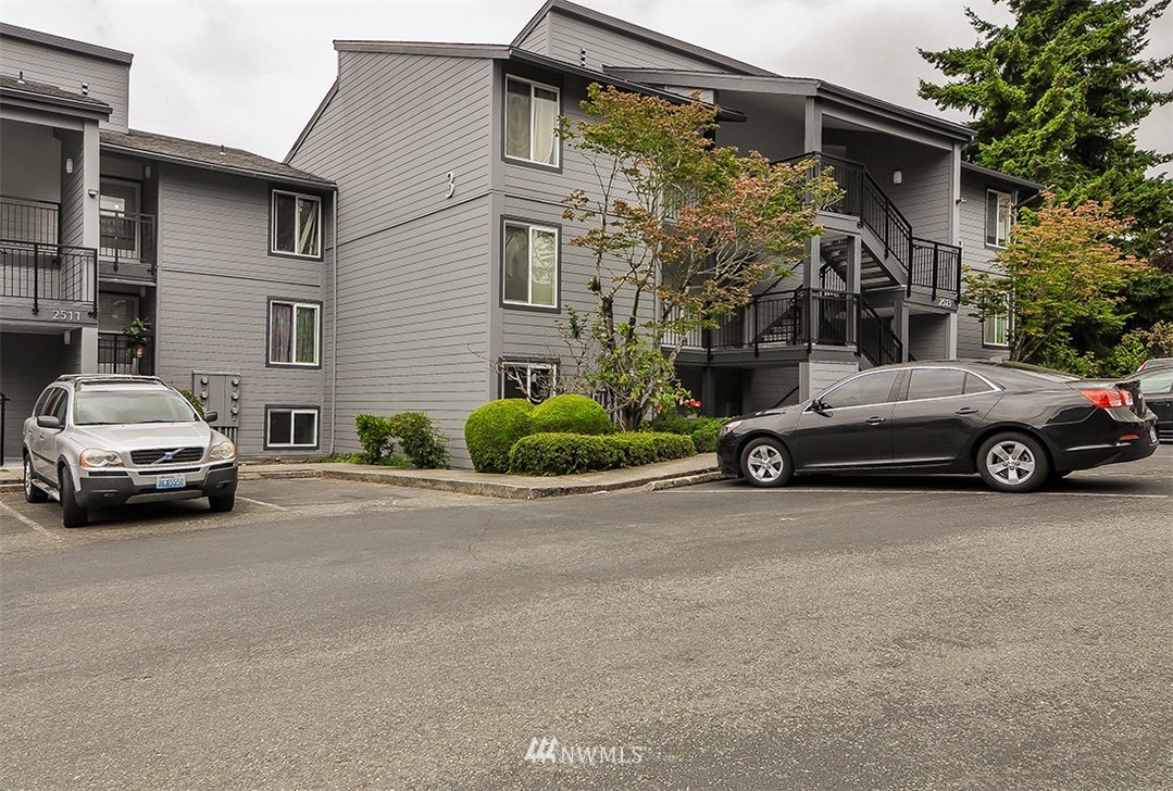2601 Northeast 4th Street, Unit 313 Renton, WA 98056 - Photo 2 of 16