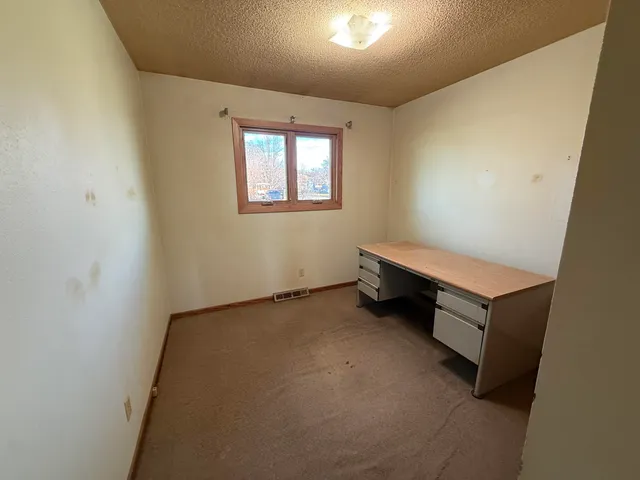 $250,000 | 1732 Viking Avenue, Holmen, WI 54636