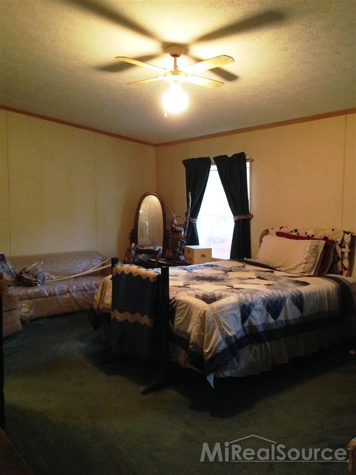 9050 Field Road Algonac, MI 48001 - Photo 18 of 24 31201175-17.JPG