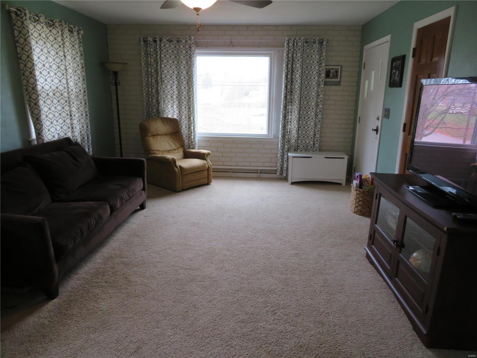 1504 Seiler Road Alton, IL 62002 - Photo 11 of 46