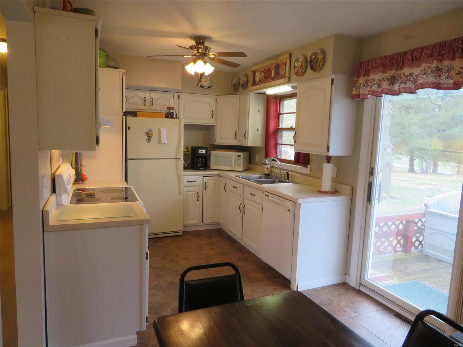 1504 Seiler Road Alton, IL 62002 - Photo 12 of 46