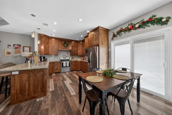 $295,000 | 121 Harmon Road, Gun Barrel City, TX 75156