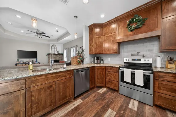 $295,000 | 121 Harmon Road, Gun Barrel City, TX 75156