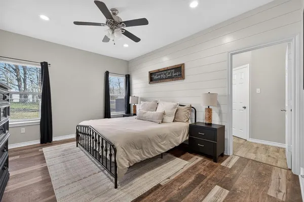 $295,000 | 121 Harmon Road, Gun Barrel City, TX 75156