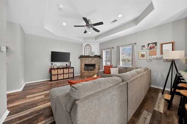 $295,000 | 121 Harmon Road, Gun Barrel City, TX 75156