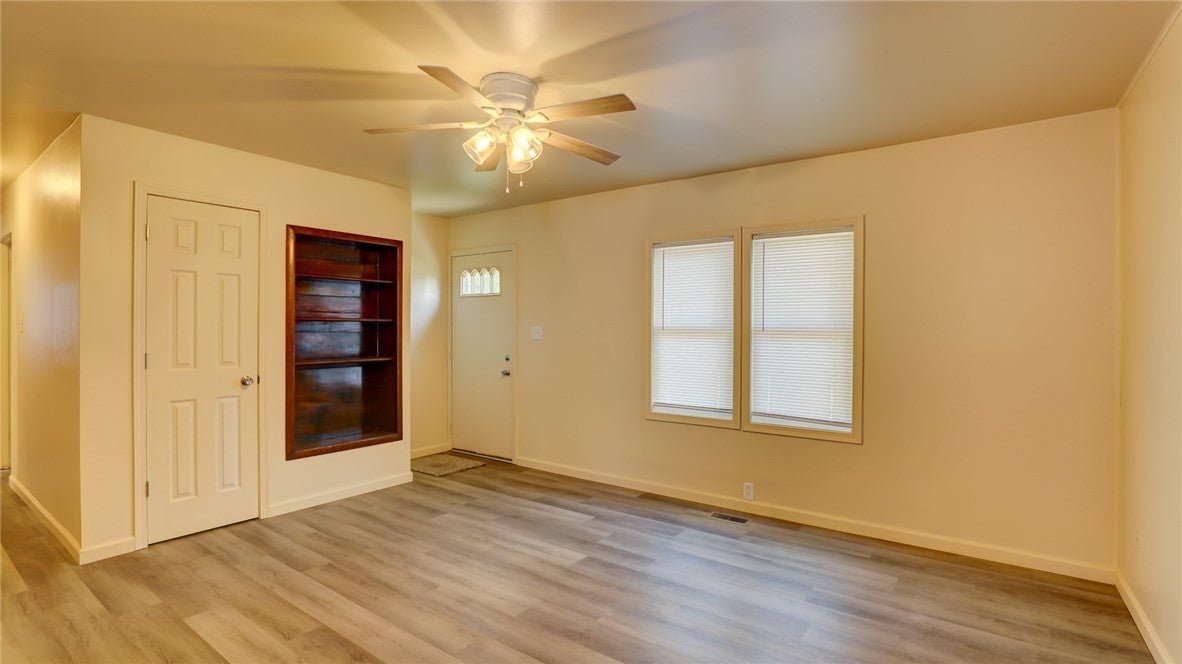 2856 East Cardinal Drive Decatur, IL 62526 - Photo 9 of 24 Gallery Image 9