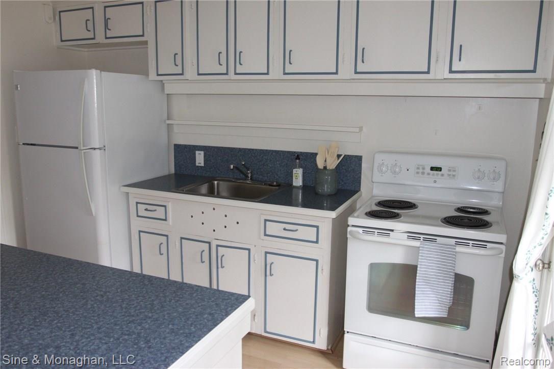 1020 Harvard Road Grosse Pointe, MI 48230 - Photo 9 of 38 IMG_5656.JPG