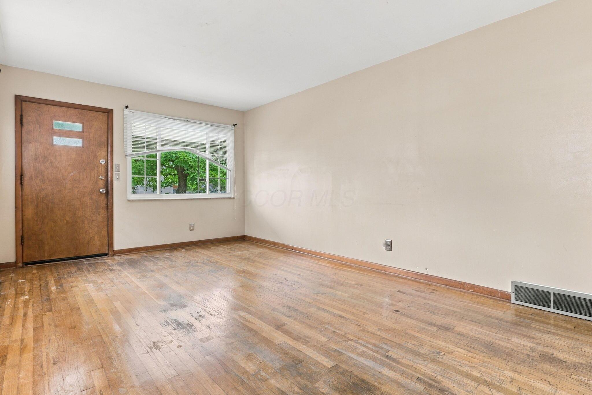 565 South Hampton Road Columbus, OH 43213 - Photo 12 of 39 12-web-or-mls-0D3A8320