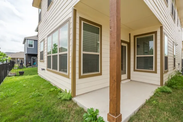 a view of outdoor space yard and porch