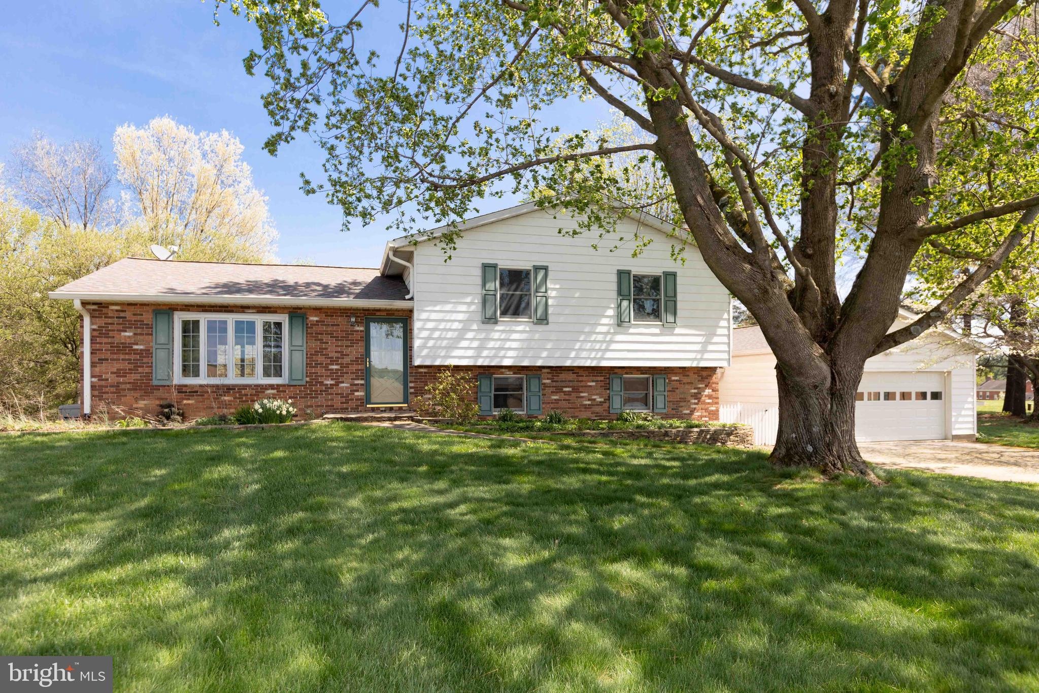 17605 Grace Road Hampstead, MD 21074 - Photo 2 of 100 Welcome to 17605 Grace Road!!!