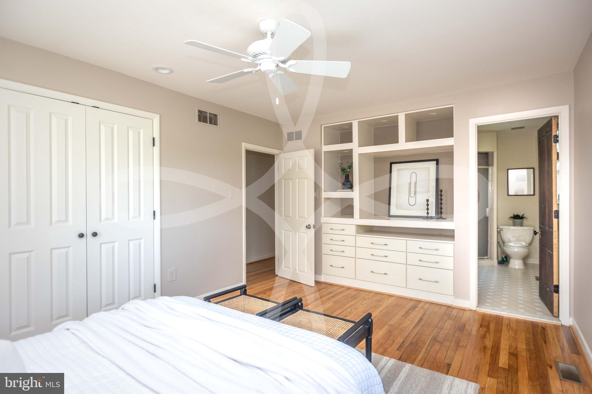 17605 Grace Road Hampstead, MD 21074 - Photo 33 of 100 Primary bedroom with built-ins