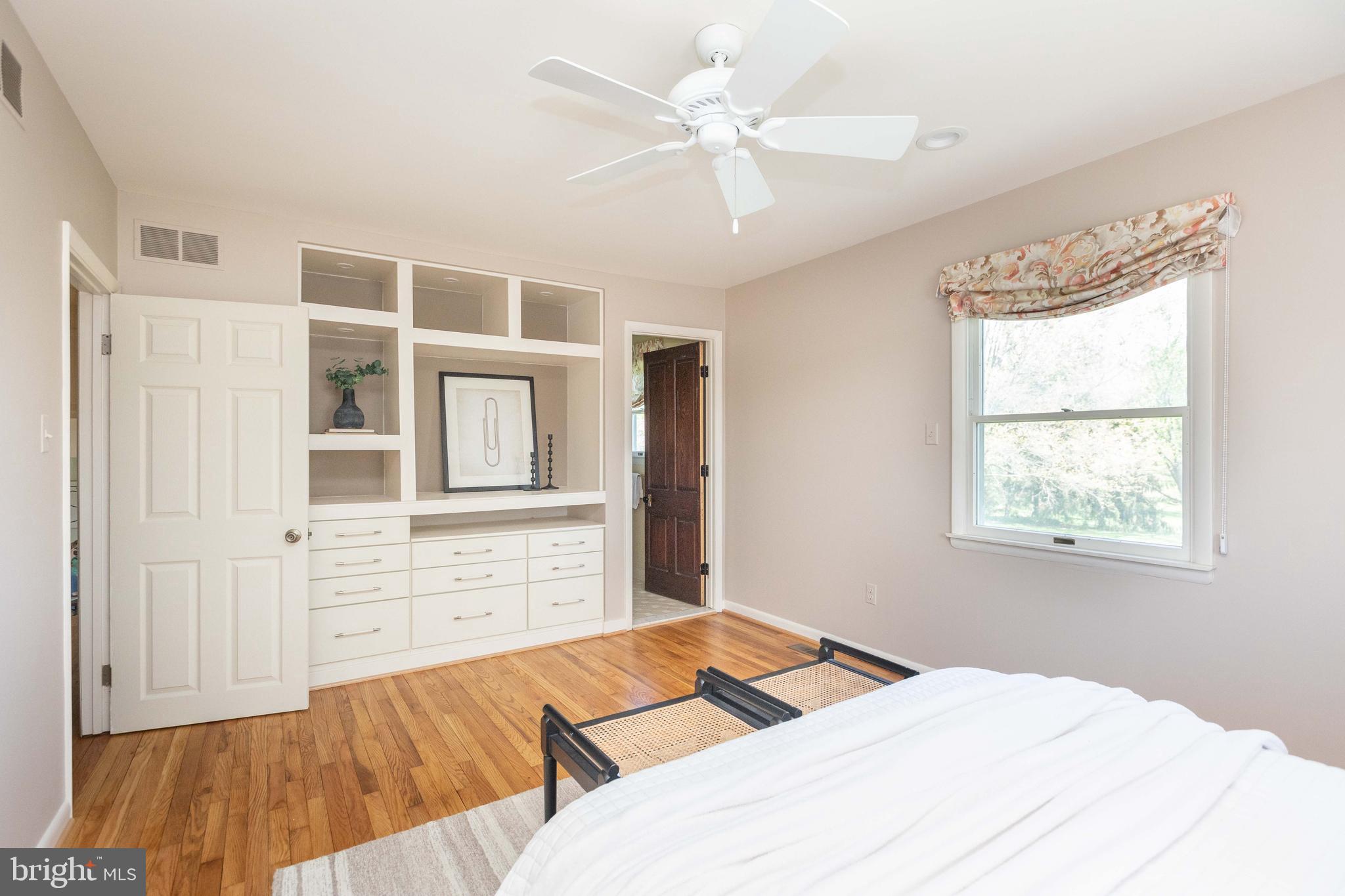 17605 Grace Road Hampstead, MD 21074 - Photo 36 of 100 Primary bedroom with built-ins