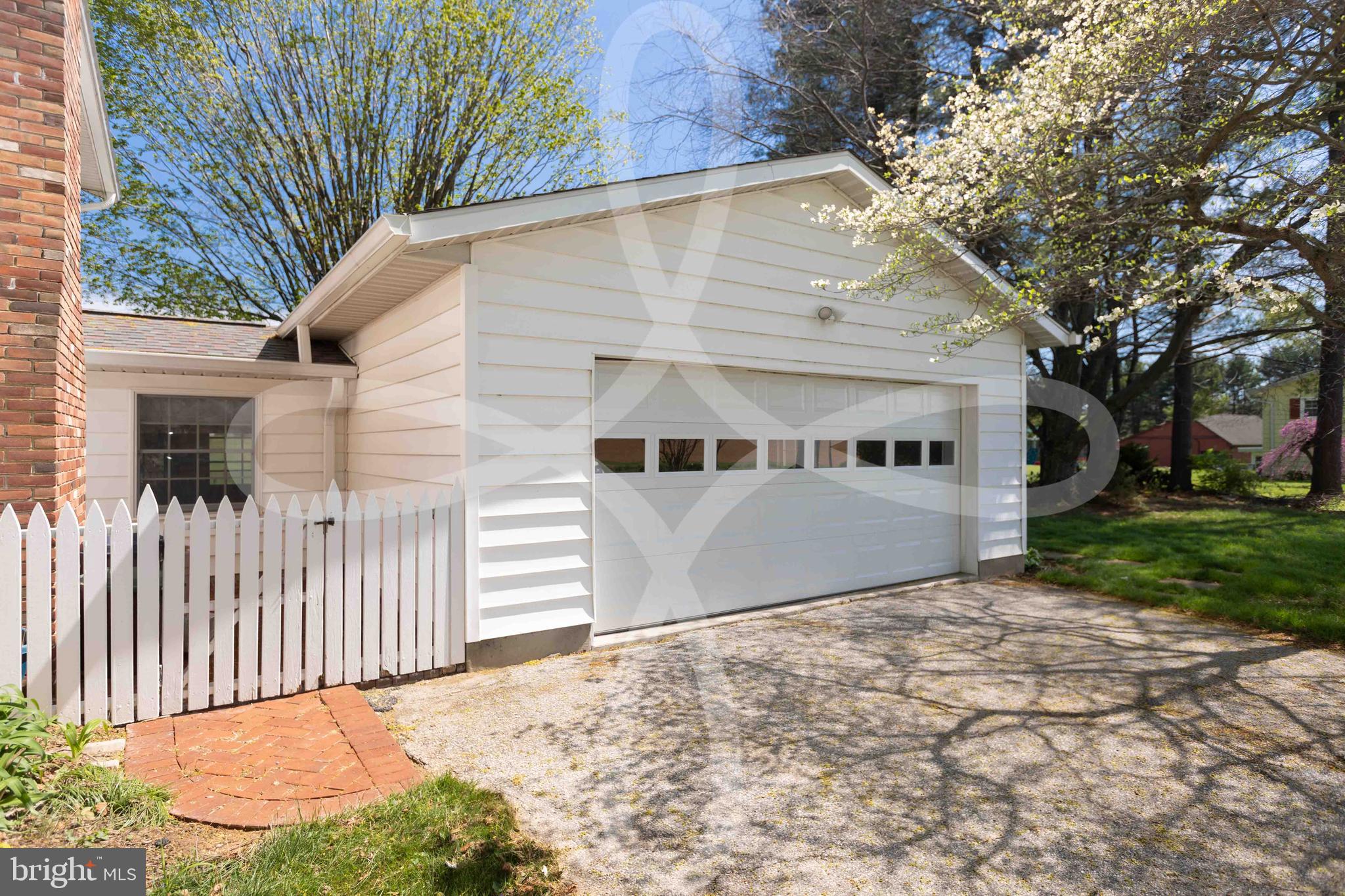 17605 Grace Road Hampstead, MD 21074 - Photo 70 of 100 Attached 2 car garage