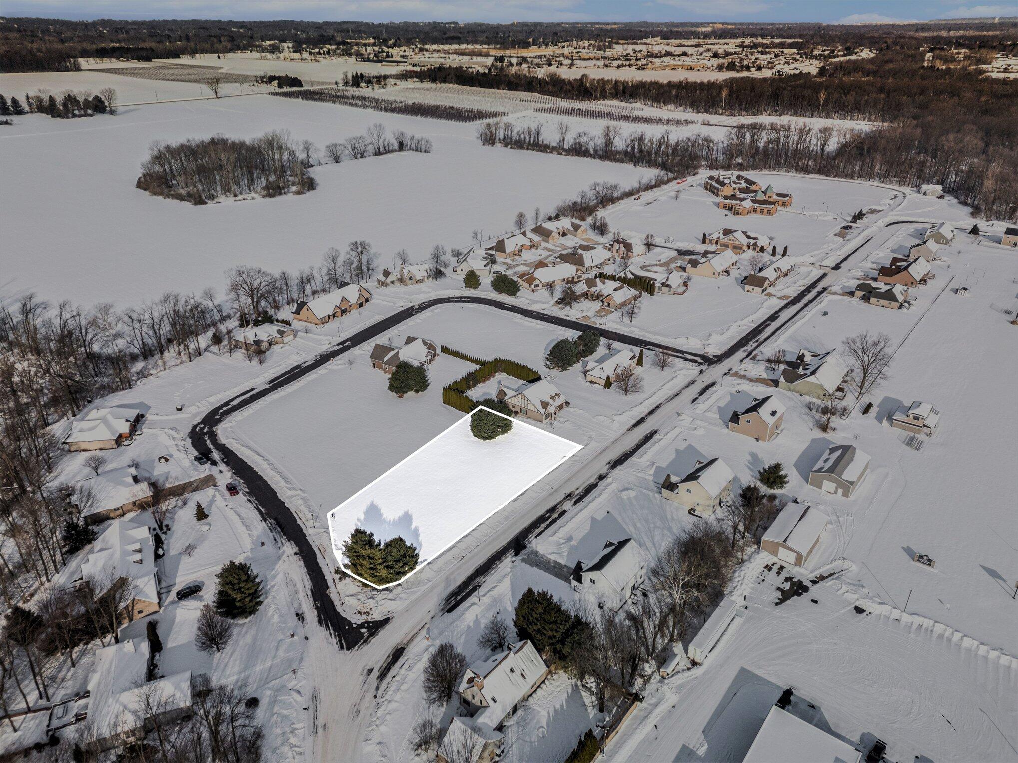 573 Wittenberg Path St. Joseph, MI 49085 - Photo 4 of 30 017_dji_0881_376