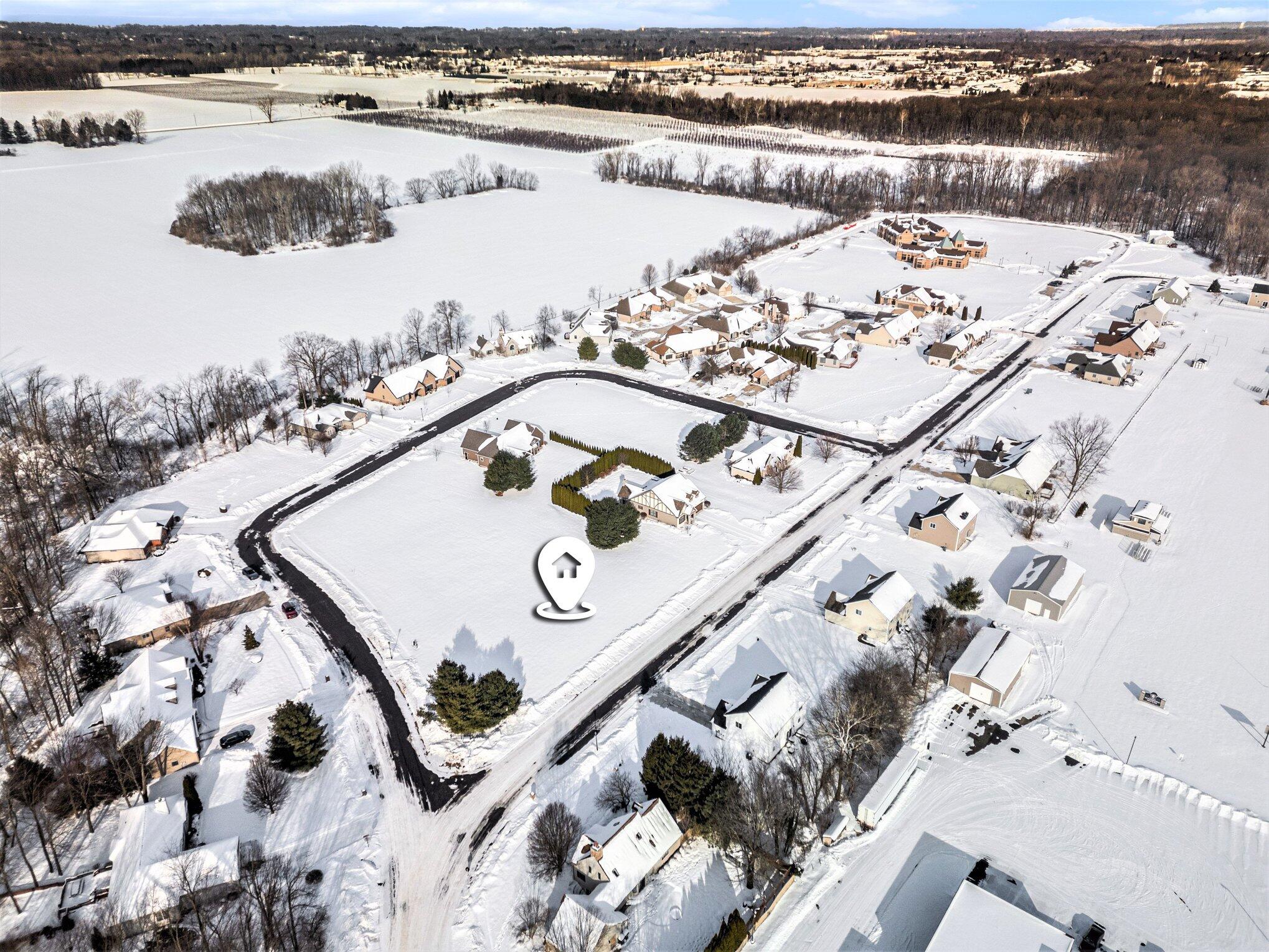 573 Wittenberg Path St. Joseph, MI 49085 - Photo 5 of 30 019_dji_0881_296